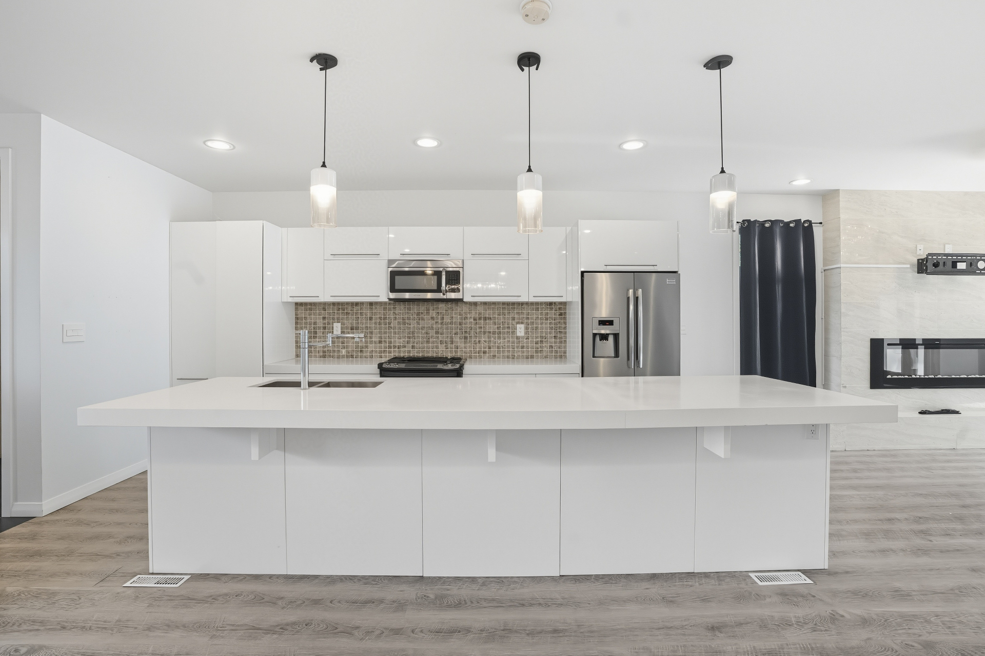 近8街2015年半独立别墅出售·1105 7th St. E——林与唐地产 - 6